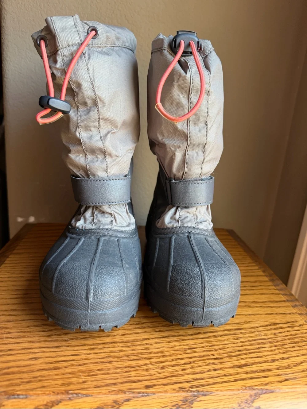 Columbia Kids Gray and Coral Snow Boots Size 4